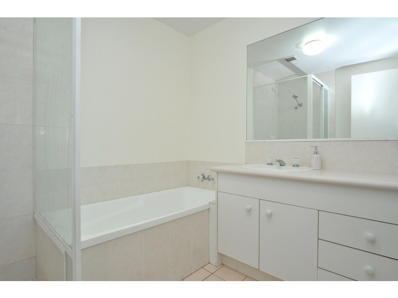 42/12 Whiting Street, Labrador QLD 4215