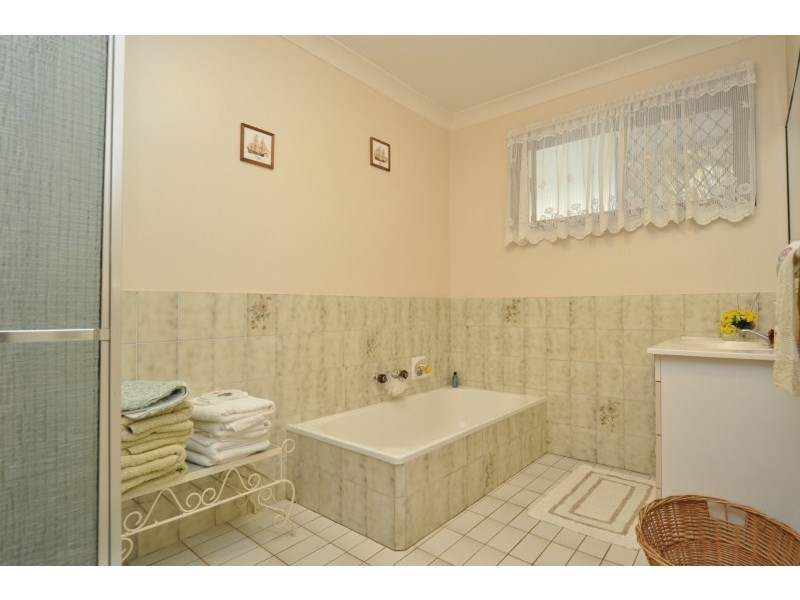 1 Primrose Court, Hollywell QLD 4216