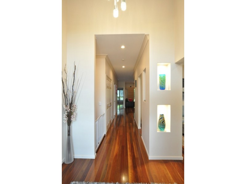 7 Clam Street, Runaway Bay QLD 4216