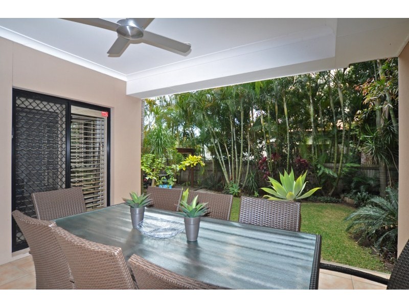 7 Clam Street, Runaway Bay QLD 4216