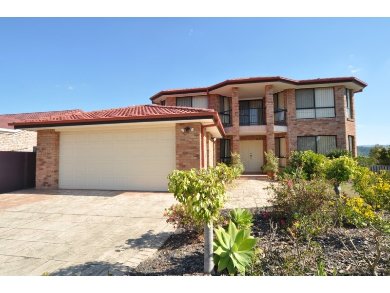 23 Manra Way, Pacific Pines QLD 4211