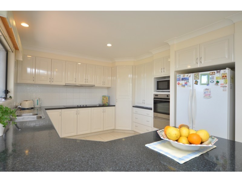 23 Manra Way, Pacific Pines QLD 4211