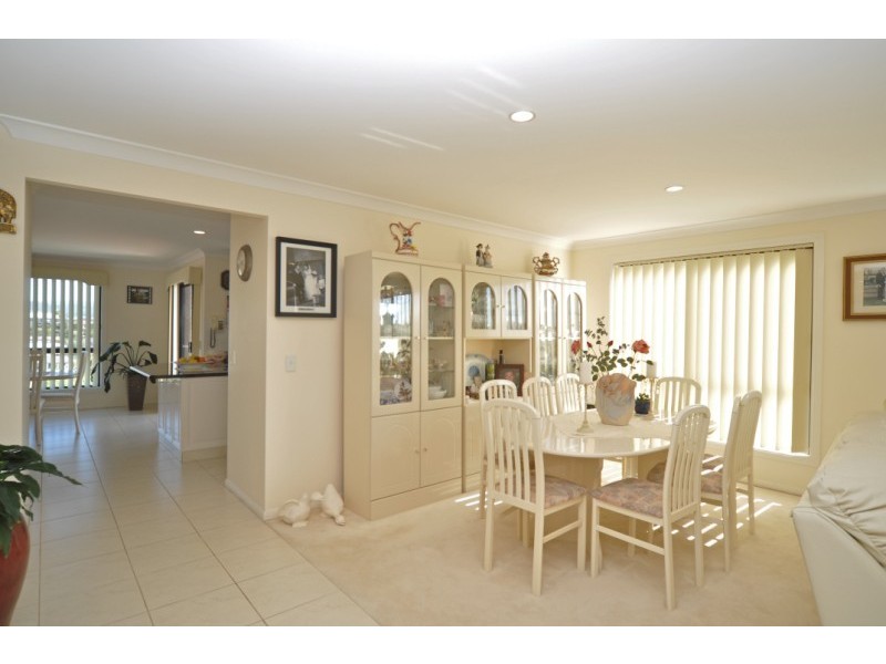 23 Manra Way, Pacific Pines QLD 4211