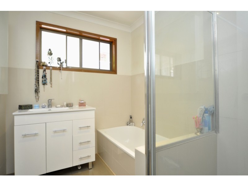 46 Camelot Crescent, Hollywell QLD 4216
