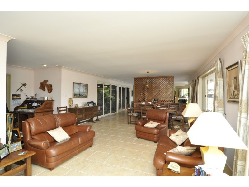 19 Erave Avenue, Runaway Bay QLD 4216
