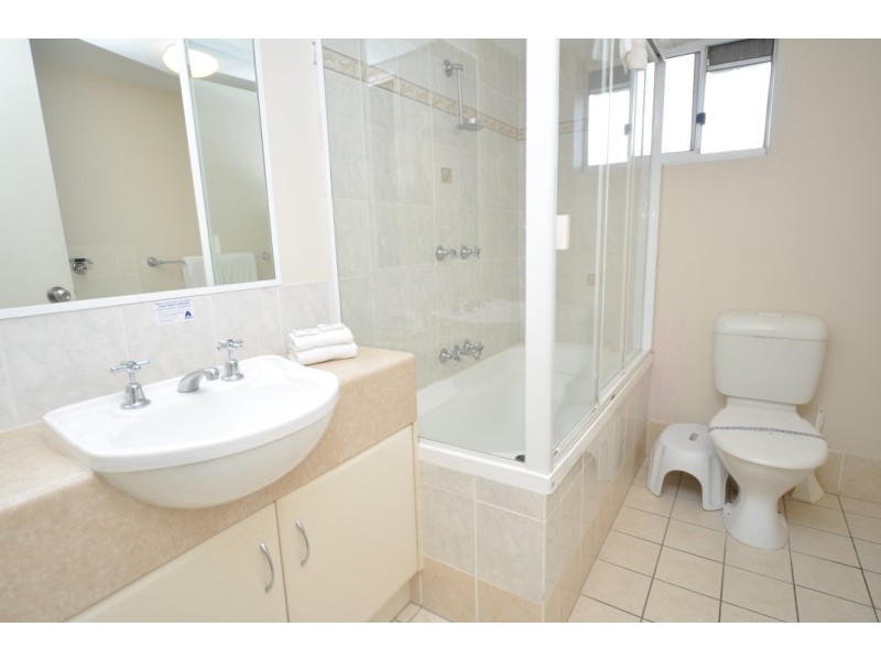 32/484 Marine Parade, Biggera Waters QLD 4216