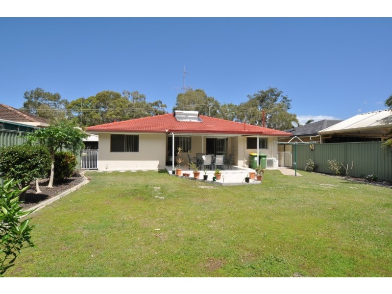 61 Ocean Street, Runaway Bay QLD 4216