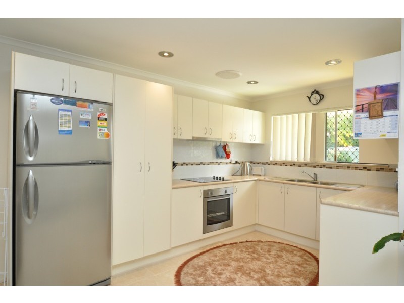 61 Ocean Street, Runaway Bay QLD 4216