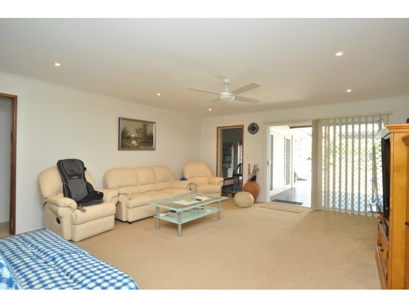 61 Ocean Street, Runaway Bay QLD 4216