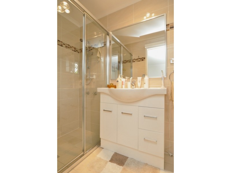 61 Ocean Street, Runaway Bay QLD 4216