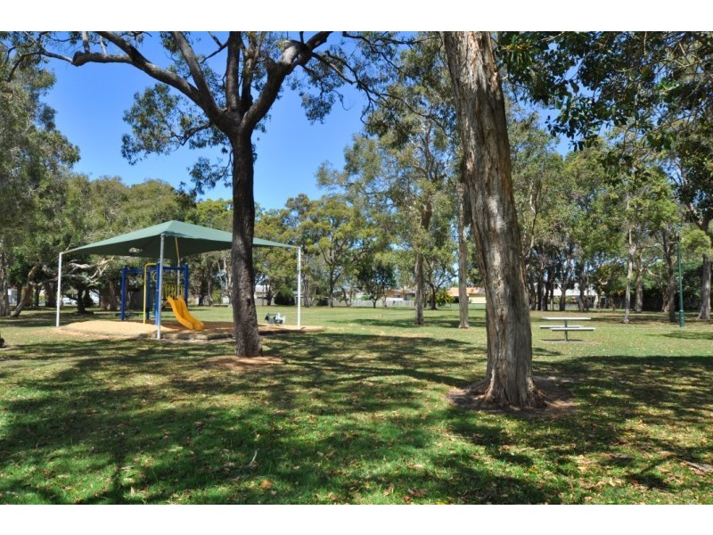 61 Ocean Street, Runaway Bay QLD 4216