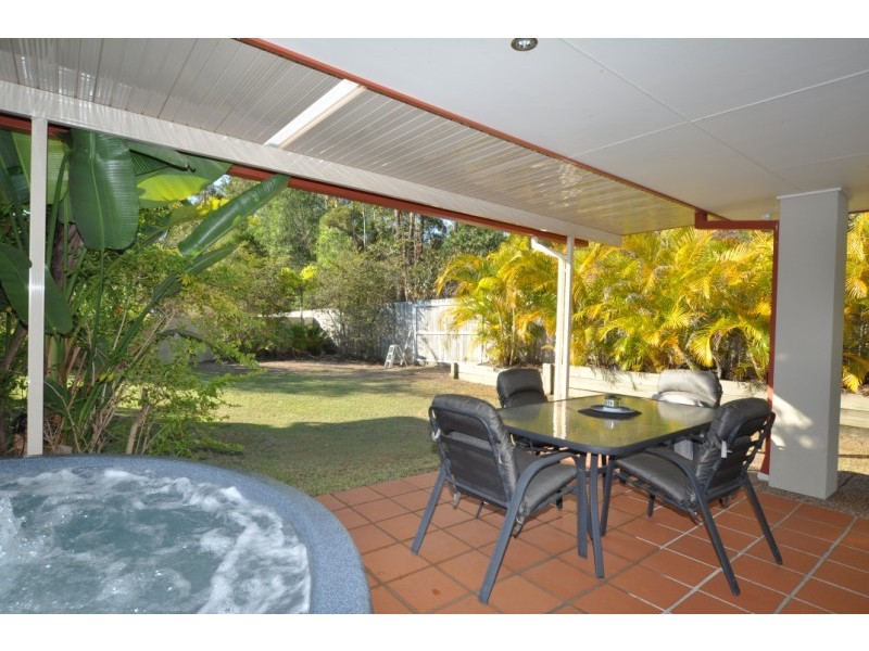 95 Arun Drive, Arundel QLD 4214