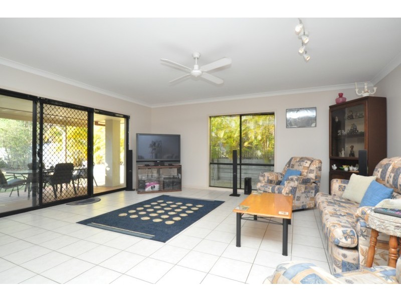 95 Arun Drive, Arundel QLD 4214