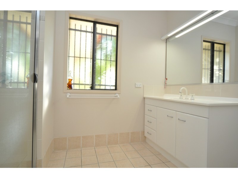 95 Arun Drive, Arundel QLD 4214