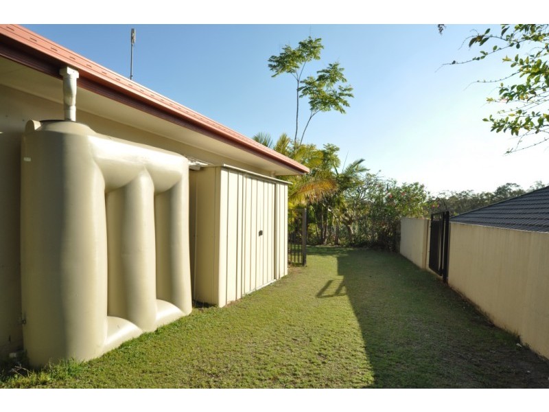 95 Arun Drive, Arundel QLD 4214