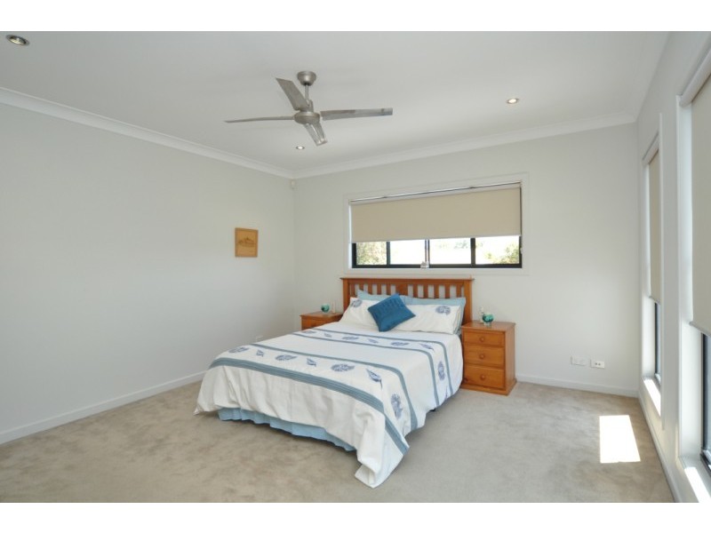 2/40 Bayview Street, Runaway Bay QLD 4216
