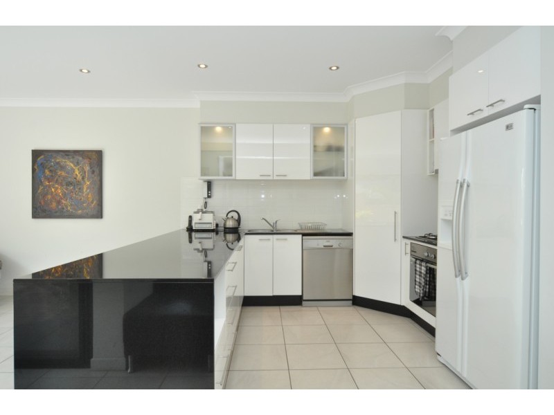 1/40 Bayview Street, Runaway Bay QLD 4216