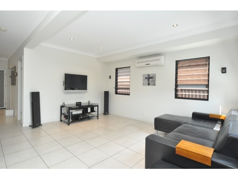 1/40 Bayview Street, Runaway Bay QLD 4216