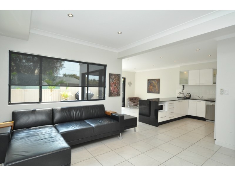 1/40 Bayview Street, Runaway Bay QLD 4216