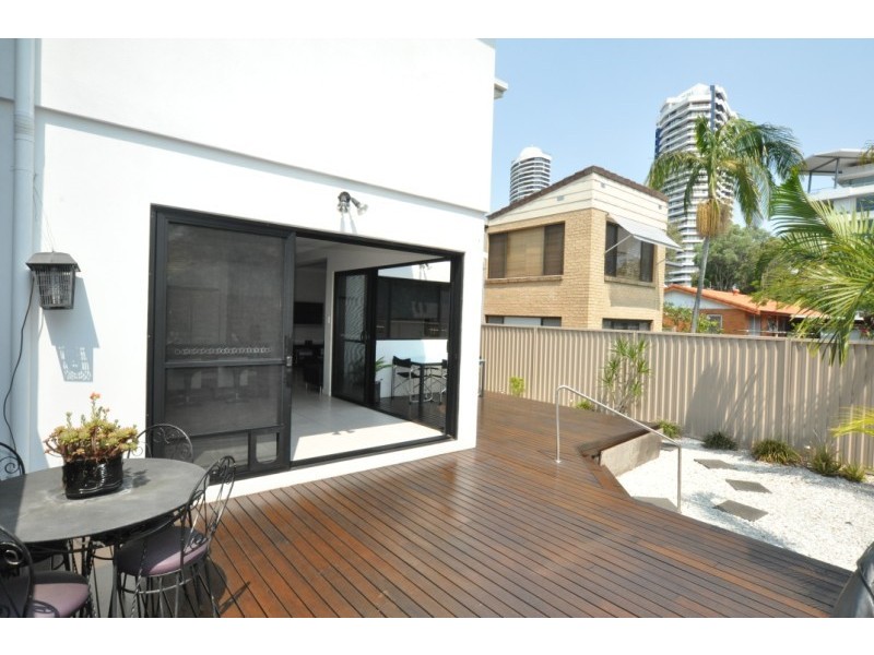 1/40 Bayview Street, Runaway Bay QLD 4216