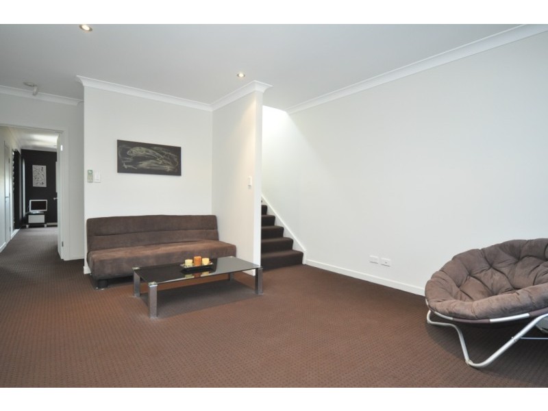 1/40 Bayview Street, Runaway Bay QLD 4216
