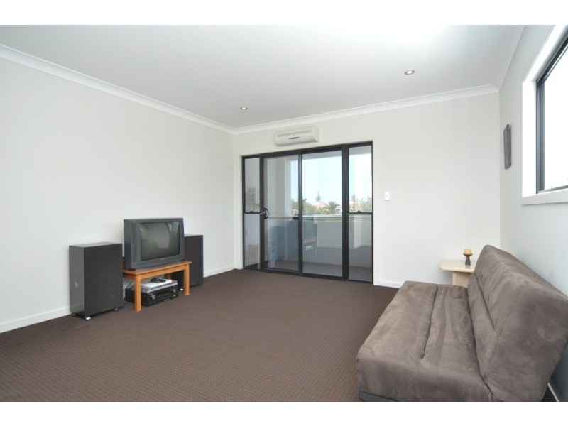 1/40 Bayview Street, Runaway Bay QLD 4216
