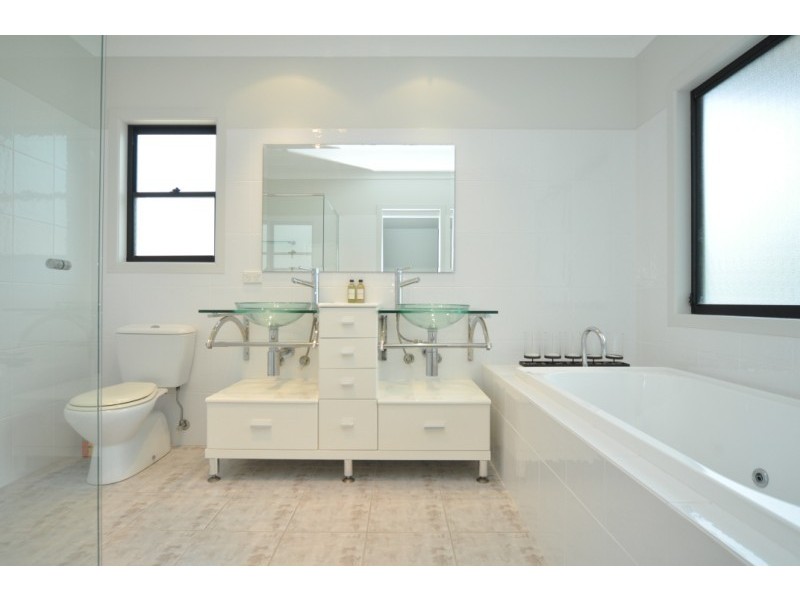 1/40 Bayview Street, Runaway Bay QLD 4216