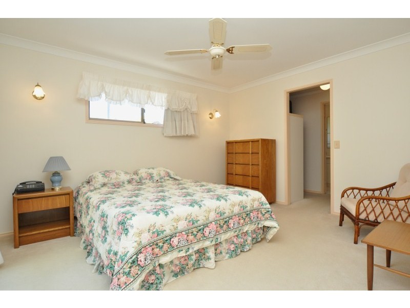 11 Saltbreeze Court, Runaway Bay QLD 4216