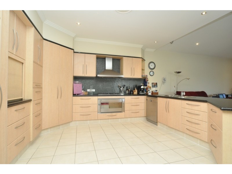 2101 Carlton Close, Hope Island QLD 4212