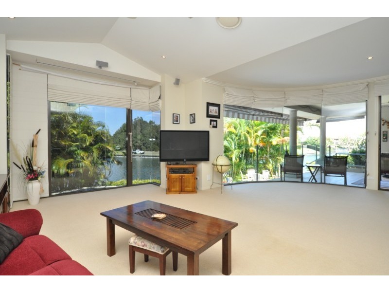 2101 Carlton Close, Hope Island QLD 4212