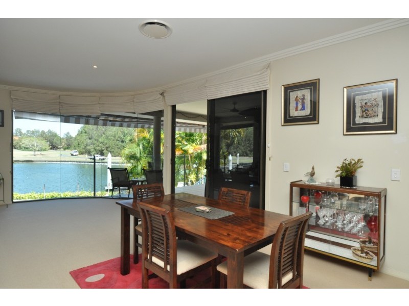 2101 Carlton Close, Hope Island QLD 4212