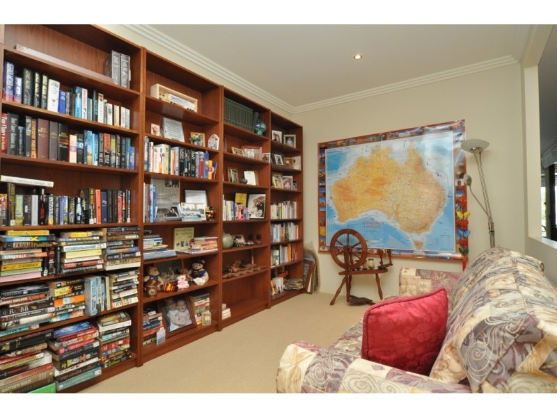 2101 Carlton Close, Hope Island QLD 4212