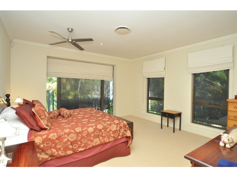 2101 Carlton Close, Hope Island QLD 4212