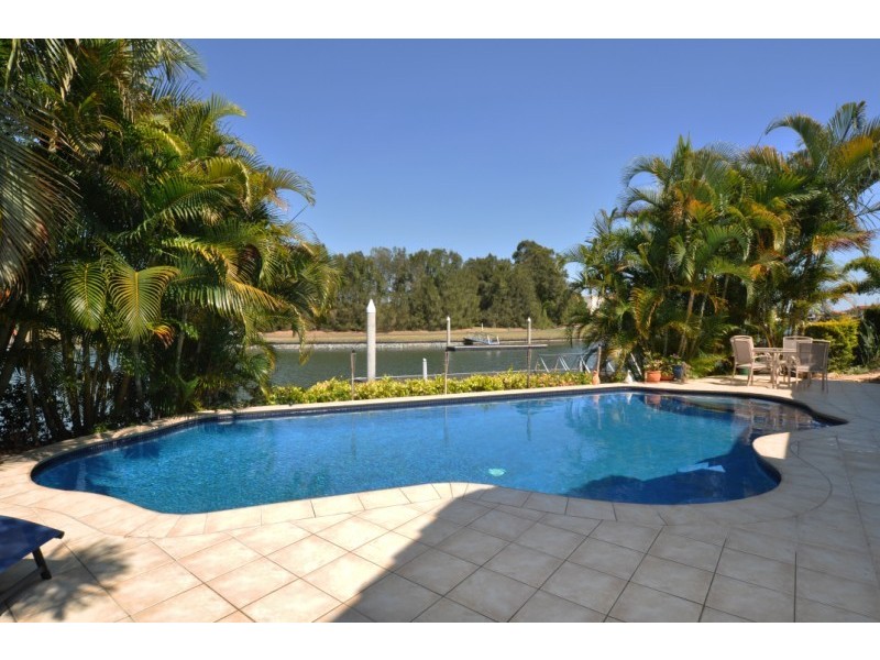 2101 Carlton Close, Hope Island QLD 4212