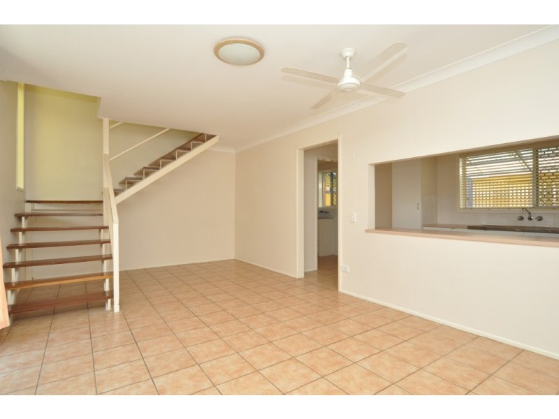 3/18 Central Street, Labrador QLD 4215
