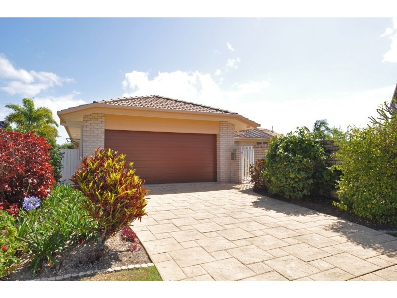 15 Clipper Court, Biggera Waters QLD 4216