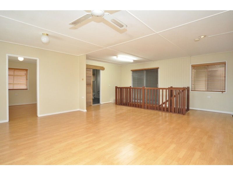 11 Eider Avenue, Paradise Point QLD 4216
