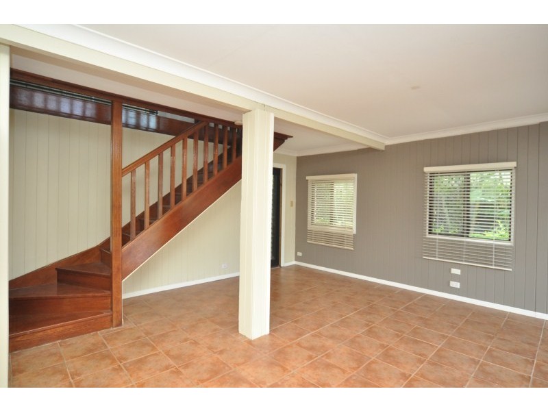 11 Eider Avenue, Paradise Point QLD 4216