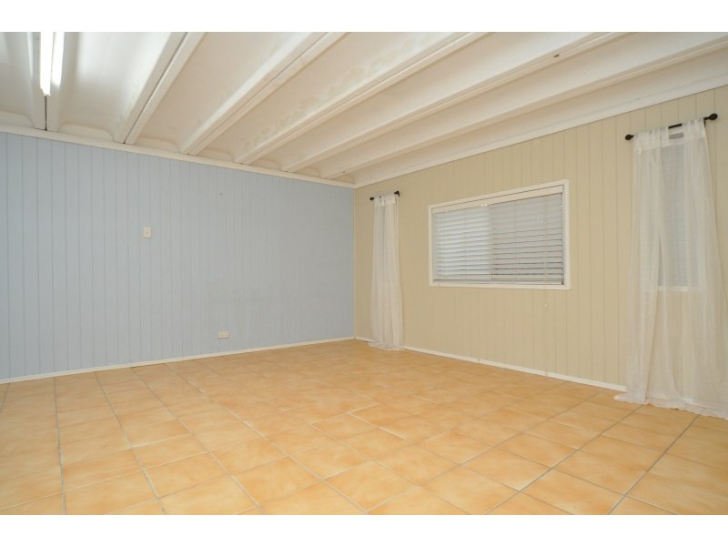 11 Eider Avenue, Paradise Point QLD 4216