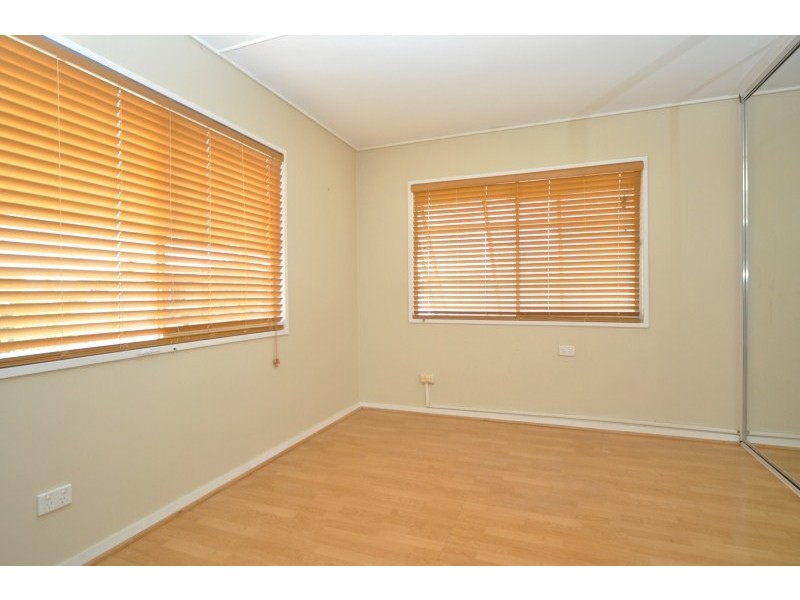 11 Eider Avenue, Paradise Point QLD 4216