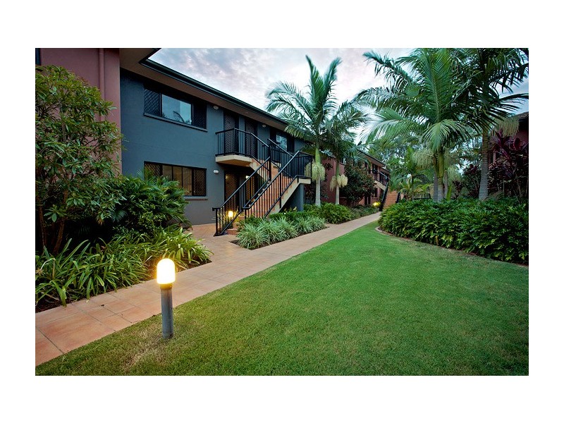 4/7 Brown Street, Labrador QLD 4215