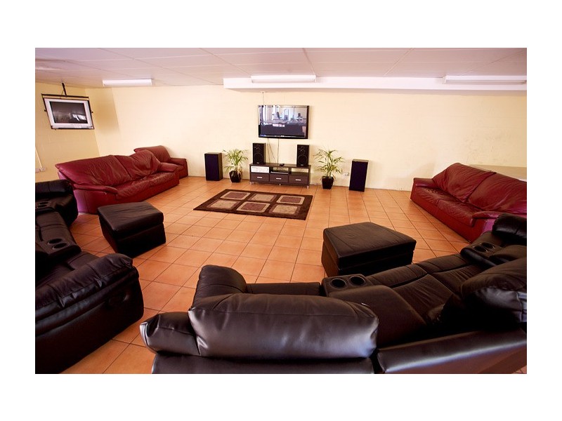 4/7 Brown Street, Labrador QLD 4215