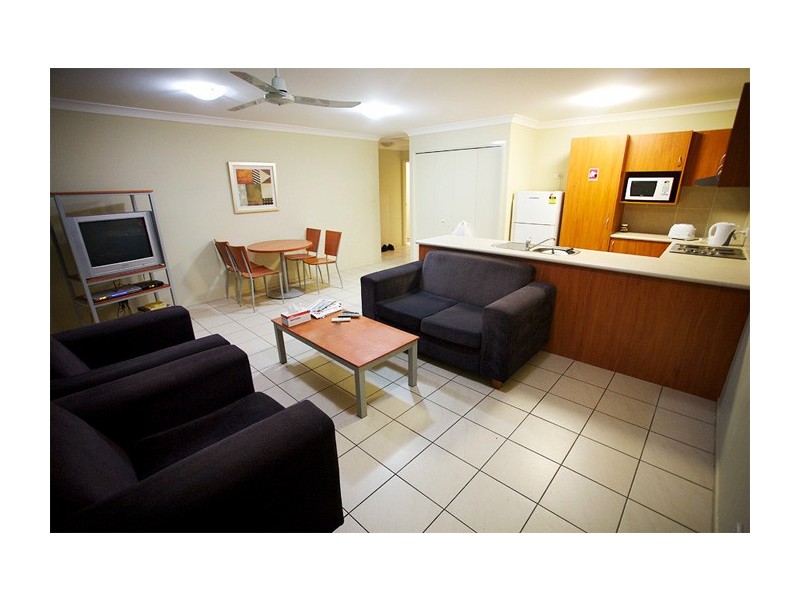 4/7 Brown Street, Labrador QLD 4215