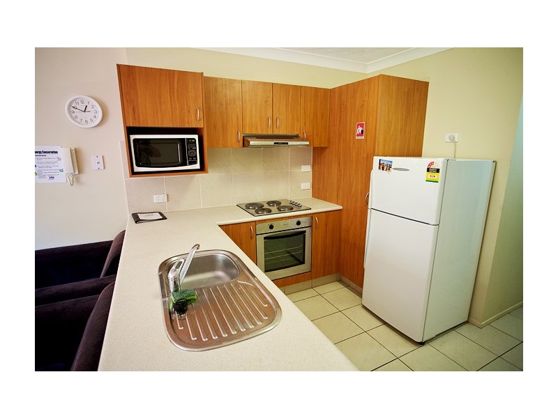 4/7 Brown Street, Labrador QLD 4215