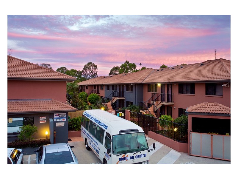 4/7 Brown Street, Labrador QLD 4215