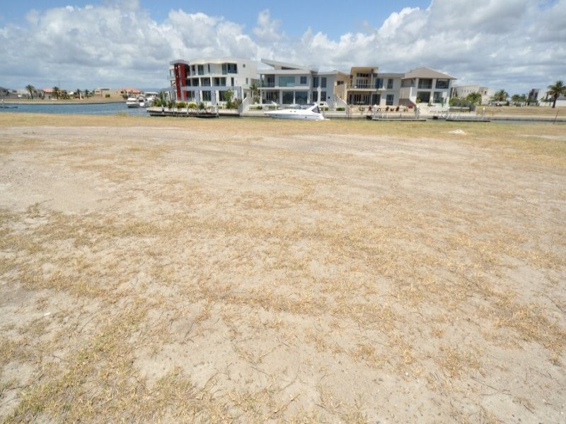 55 Knightsbridge Parade East, Sovereign Islands QLD 4216