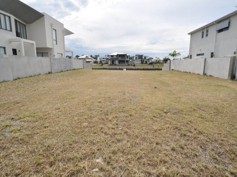 17 South Quay Drive, Biggera Waters QLD 4216