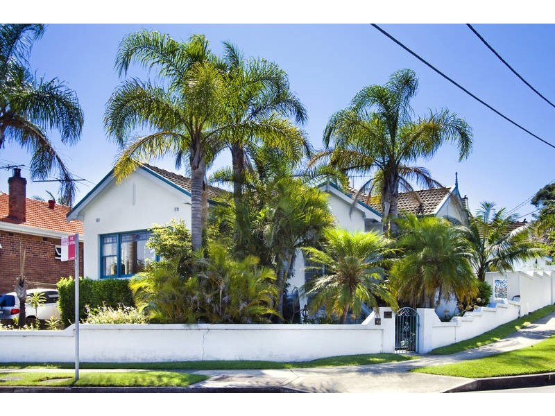 18 Ponsonby Parade, Seaforth NSW 2092