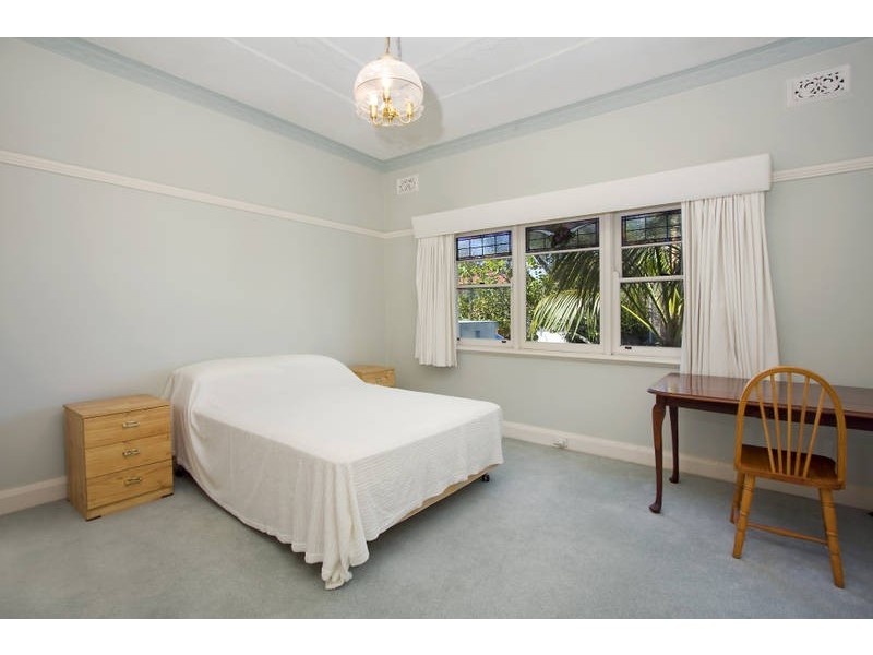 18 Ponsonby Parade, Seaforth NSW 2092