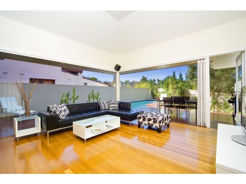 6 Palmerston Place, Seaforth NSW 2092